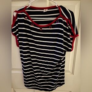 Perception cold shoulder top